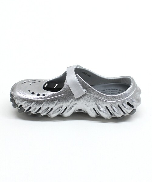 RNA(アールエヌエー)の「【crocs/クロックス】E5243 ECHO MARY JANE METAL SPORT(シューズ・レディース・ブラック)」の3枚目の写真