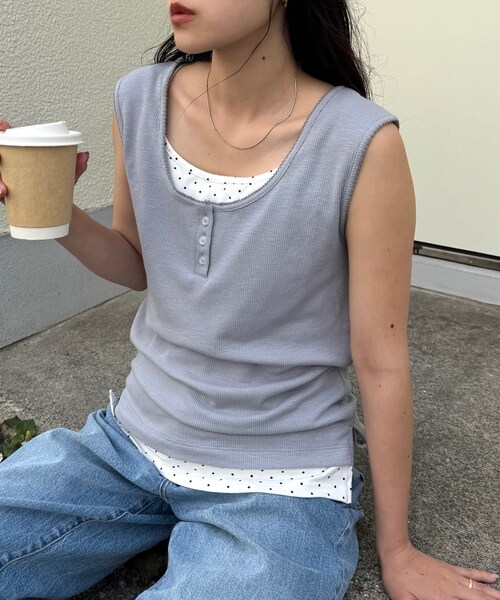 CIAOPANIC TYPY（チャオパニックティピー）の「配色レイヤードヘンリーネックリブタンク（タンクトップ・レディース・ホワイト/ブラック/グレー/レッド・ONE）」の3枚目の写真