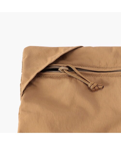 BRIEFING（ブリーフィング）の「ALL OVER LOGO PRINTED CUSHION COVER（その他・COYOTE/BLACK/OLIVE・FREE）」の4枚目の写真