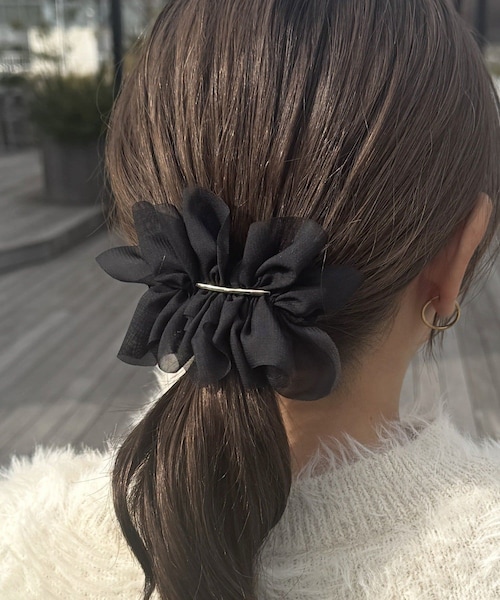 Lattice(Lattice)の「【オケージョン】【WEB限定】シフォンバレッタ(バレッタ/ヘアクリップ・レディース・ブラック/ベージュ・FREE)」の1枚目の写真