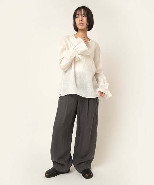 RNA-N（アールエヌエーエヌ）の「R4472 フレンチリネンワイドストレートパンツ（パンツ・レディース・チャコールグレー/ラセットブラウン/ダークパープル）」の5枚目の写真