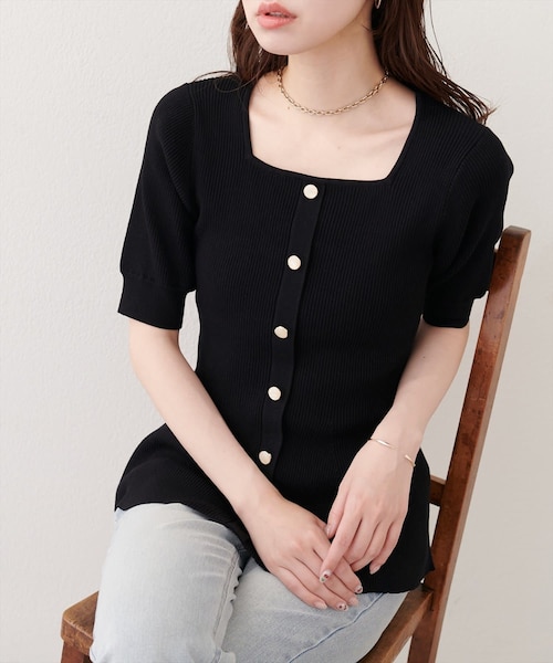 natural couture(ナチュラルクチュール)の「スクエアネックペプラムニット(ニット/セーター・レディース・ミント/ブラック/レッド/ブラウン/オフホワイト/ピンク・FREE)」の3枚目の写真