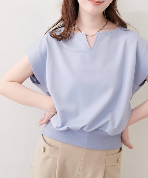 natural couture（ナチュラルクチュール）の「きれいめポンチキーネックTOPS（Tシャツ/カットソー・レディース・オフホワイト/ブラック/ピンク/サックスブルー・FREE）」の3枚目の写真