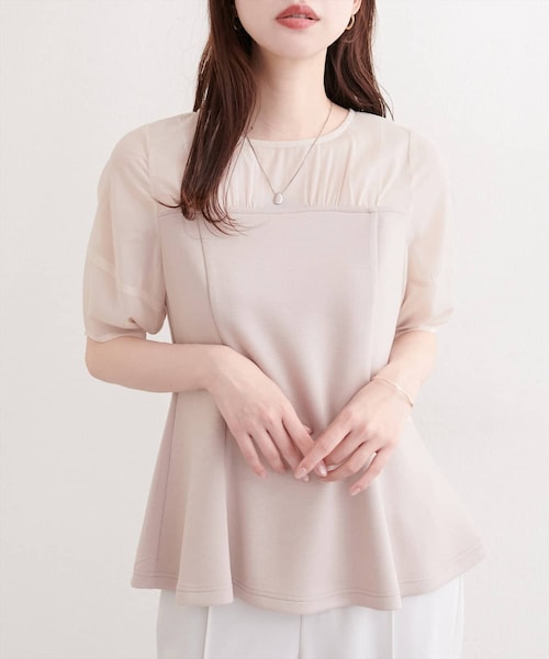 natural couture(ナチュラルクチュール)の「シアーペプラムトップス(Tシャツ/カットソー・レディース・ピンク/ベージュ/オフホワイト/サックスブルー/ブラック・FREE)」の4枚目の写真