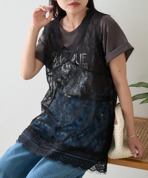 CIAOPANIC TYPY(チャオパニックティピー)の「【+1で旬な雰囲気】総レースチュニックベスト(タンクトップ・レディース・ブラック/ブラウン/ホワイト・ONE)」の1枚目の写真