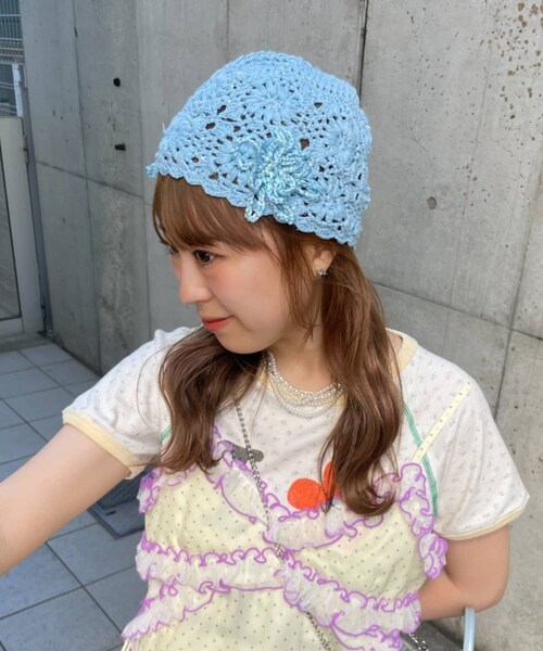 CIAOPANIC TYPY(チャオパニックティピー)の「【HELLO.SANFRANCISCO】フラワースパンコールクロシェビーニー(ニットキャップ/ビーニー・レディース・ブルー/グリーン・ONE)」の1枚目の写真