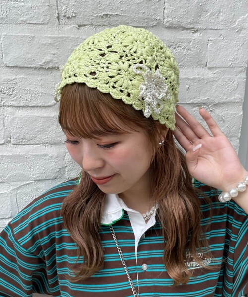 CIAOPANIC TYPY(チャオパニックティピー)の「【HELLO.SANFRANCISCO】フラワースパンコールクロシェビーニー(ニットキャップ/ビーニー・レディース・ブルー/グリーン・ONE)」の2枚目の写真