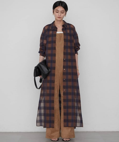 LOUNGEDRESS(ラウンジドレス)の「《スッキリ細見え/万能マキシ丈》シアーチェックワンピース(シャツワンピース・レディース・ブラック/ブラウン・F)」の2枚目の写真