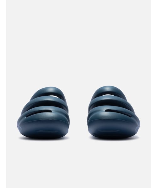 crocs(クロックス)の「Crocs Roy "Nightfall"(その他・メンズ・other・US 7 ""/ W 9/US 8 ""/ W 10/US 9 ""/ W 11/US 10 ""/ W 12/US 11 ""/ W 13/US 12 ""/ W 14)」の2枚目の写真