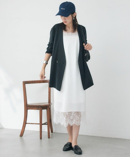 RIVE DROITE(リヴドロワ)の「予約【手洗い可/長さ調整可/トレンド感◎】レーストリムキャミワンピース / 8月上旬お届け予定(ワンピース・レディース・ブラウン/オフホワイト/ブラック・F)」の2枚目の写真