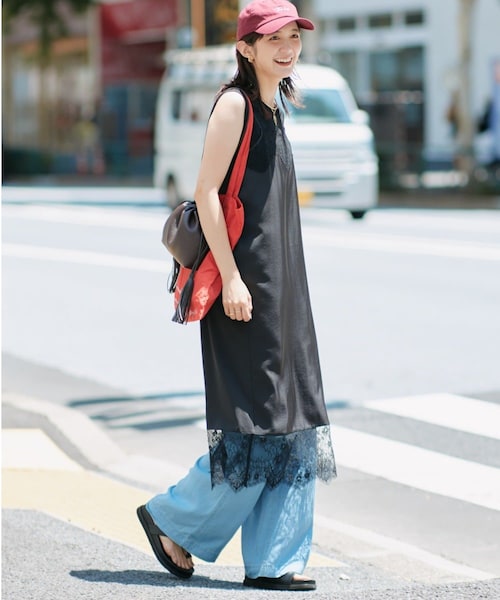 RIVE DROITE(リヴドロワ)の「予約【手洗い可/長さ調整可/トレンド感◎】レーストリムキャミワンピース / 8月上旬お届け予定(ワンピース・レディース・ブラウン/オフホワイト/ブラック・F)」の3枚目の写真