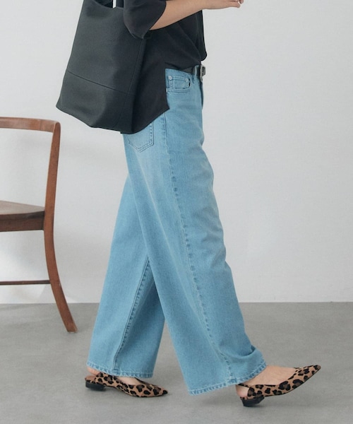 RIVE DROITE(リヴドロワ)の「予約【A・MONN】【手洗い可】handsome DENIM PANTS(デニムパンツ・レディース・サックスブルー・38/36)」の1枚目の写真