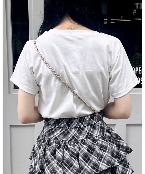 INGNI(イング)の「ビジューロゴ刺繍Tシャツ(トップス・レディース・オフホワイト/クロ/ライトピンク・M)」の2枚目の写真