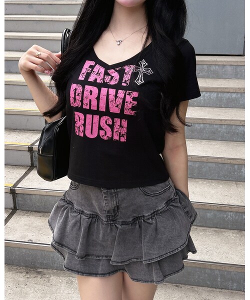 INGNI(イング)の「【WEB限定カラーあり】Vネックラインストーンクロス付ロゴTシャツ(トップス・レディース・オフホワイト/クロ/クロ/オフホワイト/クロ/ピンク/メイサイ・M)」の8枚目の写真