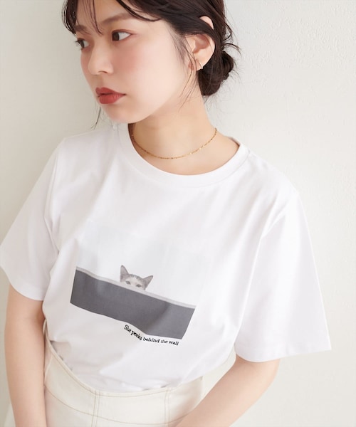 natural couture（ナチュラルクチュール）の「アソートCATフォトT（Tシャツ/カットソー・レディース・スミクロ/オフホワイト/その他1・FREE）」の3枚目の写真