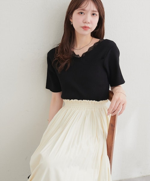 natural couture(ナチュラルクチュール)の「【sherbet line】アシメレースネック半袖ニット(ニット/セーター・レディース・ピンク/サックスブルー/ブラック/オフホワイト/ネイビー・FREE)」の3枚目の写真