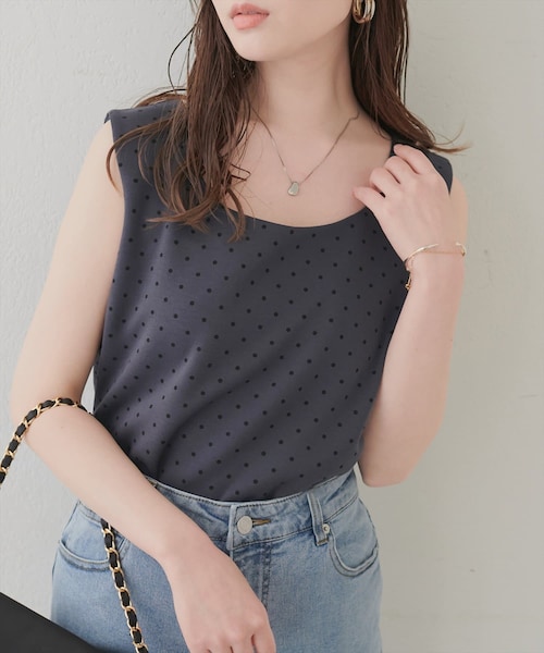 natural couture(ナチュラルクチュール)の「前後2WAY柄タンクトップ(タンクトップ・レディース・オフホワイト/ブラック/チャコールグレー・FREE)」の3枚目の写真