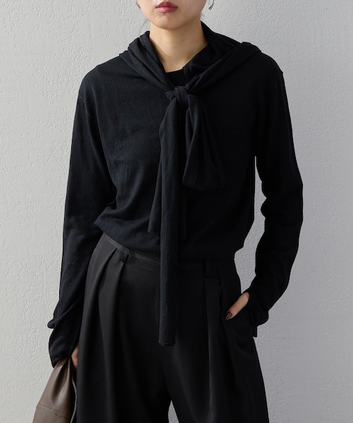 GALLARDAGALANTE(ガリャルダガランテ)の「【2026AW Debut】【UNFORM】カシミヤ混フーディボウタイニット(ニット/セーター・レディース・ブラック/チャコールグレー/ブラウン・F)」の1枚目の写真