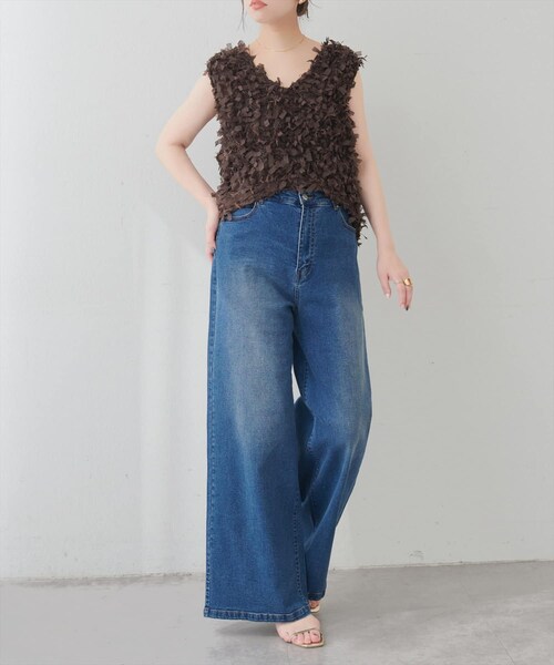 natural couture(ナチュラルクチュール)の「ゆるストレートストレッチセルフカットデニムパンツ(パンツ・レディース・サックスブルー/ブルー・L)」の2枚目の写真