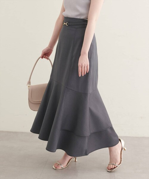 natural couture(ナチュラルクチュール)の「ビットベルト付きマーメイドスカート(スカート・レディース・ライトベージュ/チャコールグレー/ブラウン/ブラック・FREE)」の3枚目の写真