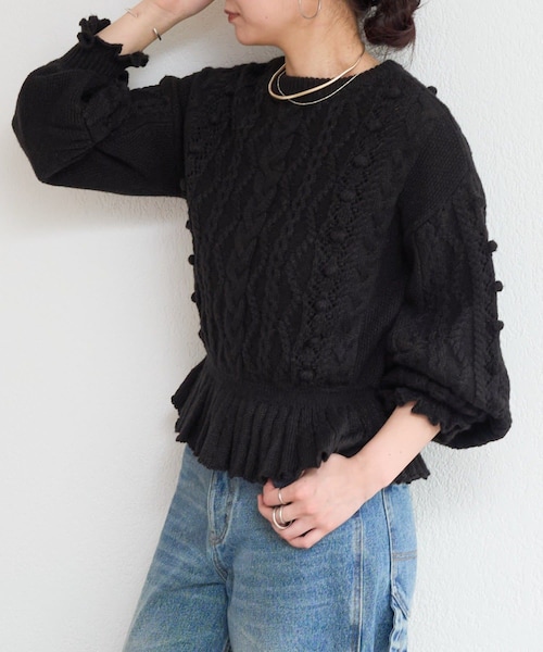 BEARDSLEY(ビアズリー)の「ペプラムケーブルニット(ニット/セーター・レディース・ブラック/ベージュ・F)」の1枚目の写真