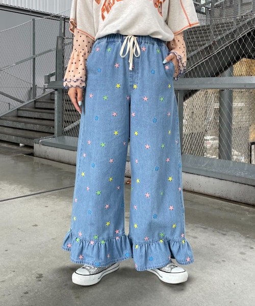 CIAOPANIC TYPY(チャオパニックティピー)の「【HELLO.SANFRANCISCO】裾フリル星柄刺繍デニム(デニムパンツ・レディース・サックスブルー/ブルー・S/M)」の1枚目の写真