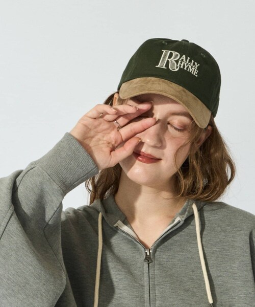CIAOPANIC TYPY(チャオパニックティピー)の「スウェード切替ロゴ刺繍キャップ(キャップ・レディース・グリーン/アイボリー/ブラウン・ONE)」の1枚目の写真