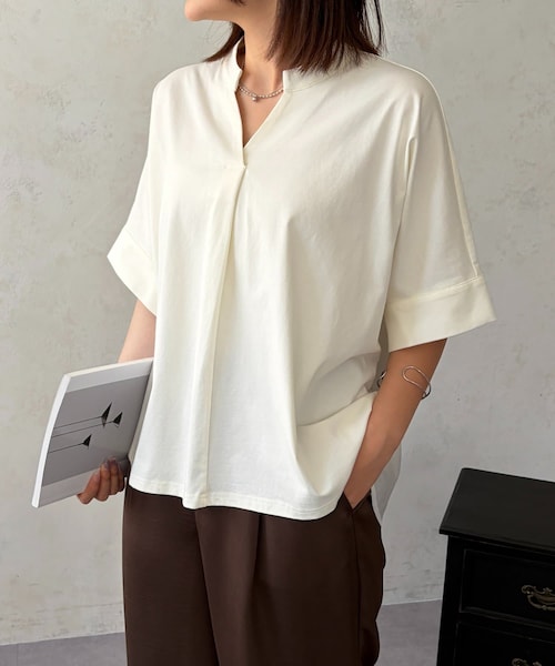 Chez toi(シェトワ)の「シルケット袖ターンBACKプルオーバー(Tシャツ/カットソー・レディース・ブラック/ブラウン/グリーン/オフホワイト・F)」の2枚目の写真