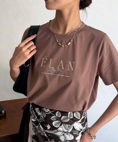 Chez toi(シェトワ)の「箔プリントロゴT(Tシャツ/カットソー・レディース・カーキ/オフホワイト/モカ/ブラック・F)」の4枚目の写真