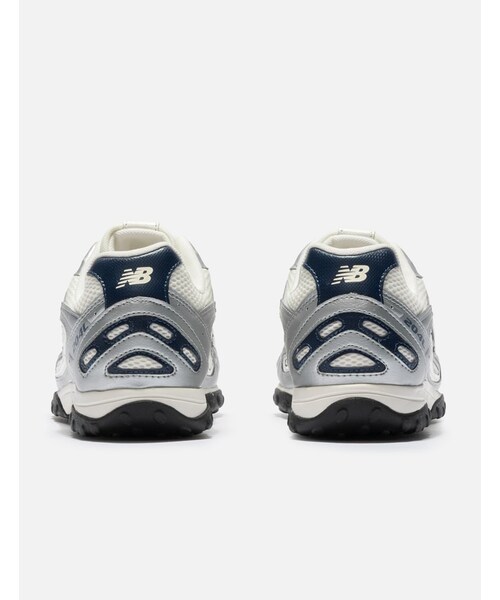 NEW BALANCE(ニューバランス)の「204L(その他・メンズ・other・US 8.5 ""/ W 10/US 9 ""/ W 10.5/US 8 ""/ W 9.5/US 9.5 ""/ W 11/US 10 ""/ W 11.5/US 10.5 ""/ W 12/US 11 ""/ W 12.5)」の3枚目の写真