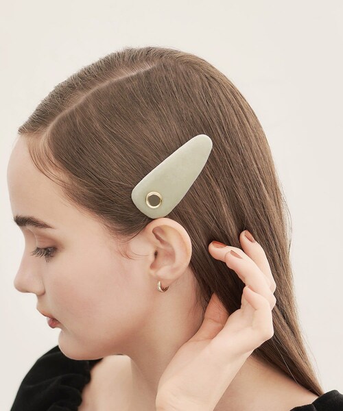 3coins(3coins)の「メタルプレートパッチピン2個セット(ヘアアクセサリー・レディース・アイボリー/ブラック/ライトグリーン/ブラウン・FREE)」の4枚目の写真