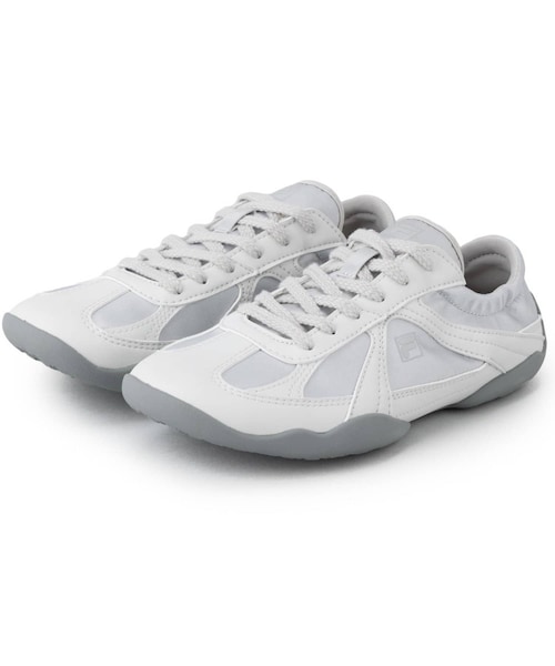 CIAOPANIC TYPY(チャオパニックティピー)の「FILA GLIO(スニーカー・レディース・シルバー/ブラック・24/25/26/23)」の1枚目の写真