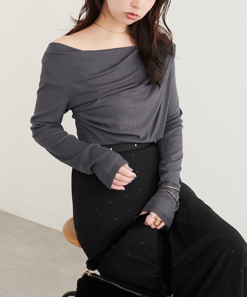 natural couture(ナチュラルクチュール)の「ドレープカットプルオーバー(Tシャツ/カットソー・レディース・ブラウン/アイボリー/チャコールグレー/ライトベージュ/ブラック・FREE)」の4枚目の写真