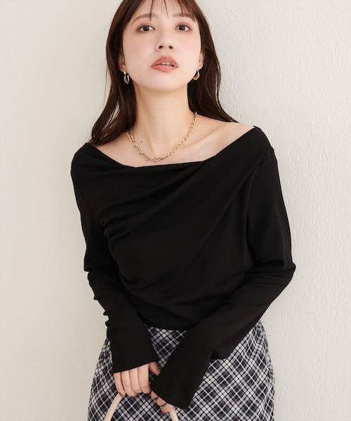 natural couture(ナチュラルクチュール)の「ドレープカットプルオーバー(Tシャツ/カットソー・レディース・ブラウン/アイボリー/チャコールグレー/ライトベージュ/ブラック・FREE)」の3枚目の写真