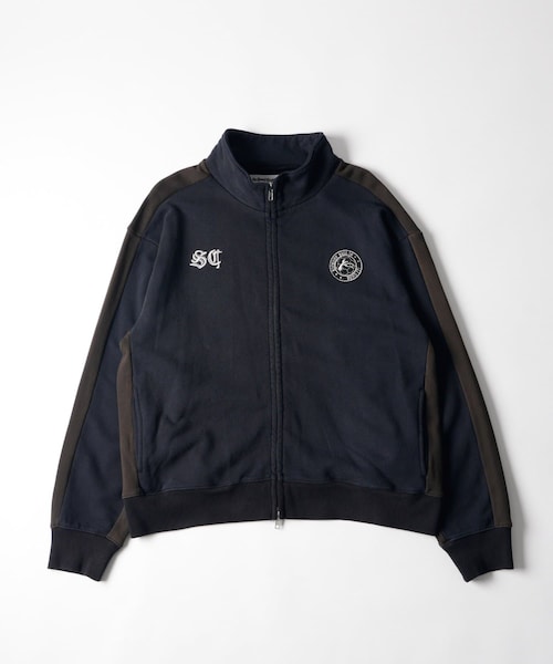 WHO'S WHO gallery(フーズフーギャラリー)の「【26AW LOOK掲載品番】【Sourcream】FCトラックジャケット(ナイロンジャケット・メンズ・ブラック・F)」の1枚目の写真