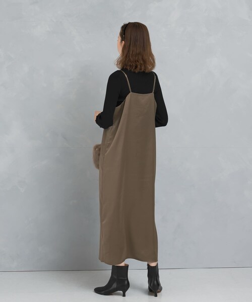 URBAN RESEARCH ROSSO（アーバンリサーチロッソ）の「サテンキャミワンピース（ワンピース・レディース・KHK.BROWN/L.BEIGE/BLUEGRAY・FREE）」の7枚目の写真