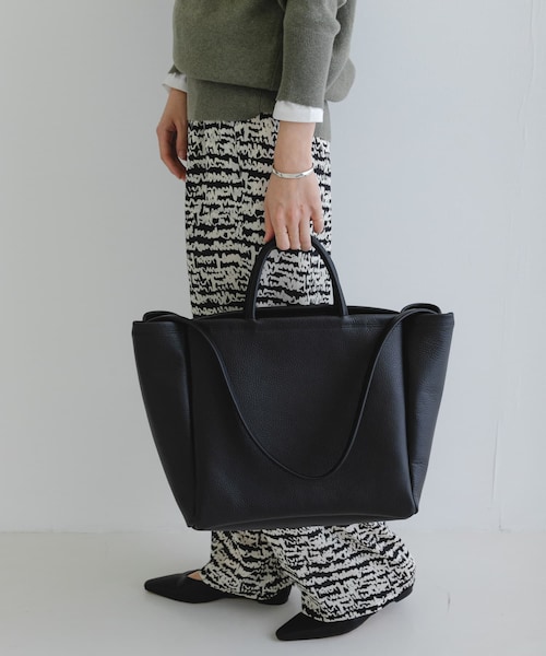 URBAN RESEARCH（アーバンリサーチ）の「MARROW　DOUBLE FACED HANDLE TOTE（トートバッグ・レディース・BLACK・one）」の5枚目の写真