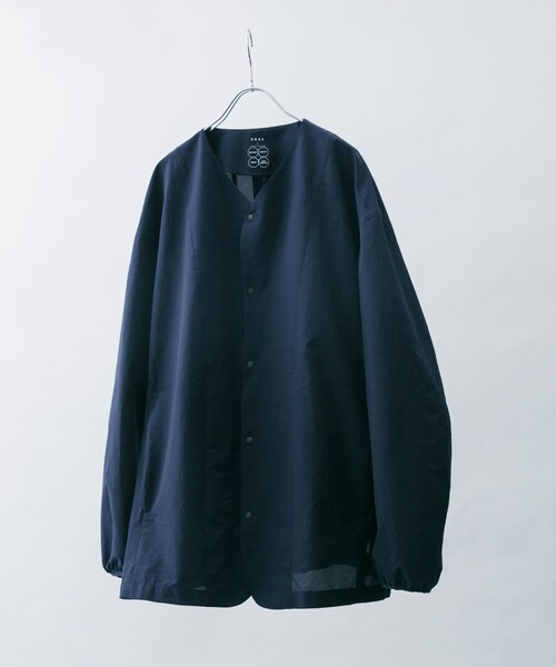 EKAL(エカル)の「『吸水速乾/通気性/軽量』DOT AIR NO COLLOR CARDIGAN(カーディガン/ボレロ・メンズ・ネイビー/ブラック/ブリック・M/L)」の2枚目の写真