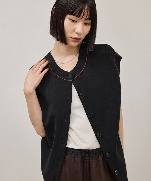 ADAM ET ROPE'(アダムエロペ)の「2WAYニットジレ(ベスト・レディース・ブラック/ダークブラウン/ベージュ・F)」の17枚目の写真