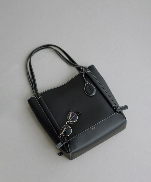 ROPE'(ロペ)の「【E'POR】KNOT BAG Medium/A4対応・通勤・撥水・軽量・26AW新型(トートバッグ・レディース・ブラック/ダークブラウン・F)」の8枚目の写真