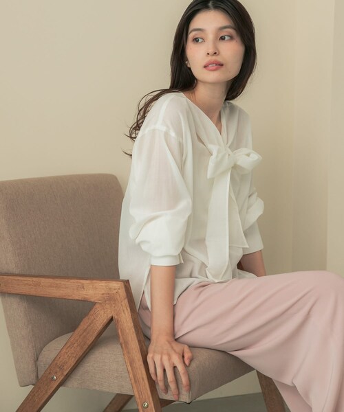 URBAN RESEARCH ROSSO（アーバンリサーチロッソ）の「セミシアーウール混2WAYタイブラウス（シャツ/ブラウス・レディース・WHITE/GRAY/D/NAVY・Free）」の7枚目の写真