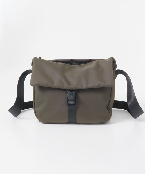 RODE SKO（ロデスコ）の「撥水フィドロックショルダーバッグ M（ショルダーバッグ・メンズ・BLACK/KHAKI・M）」の2枚目の写真