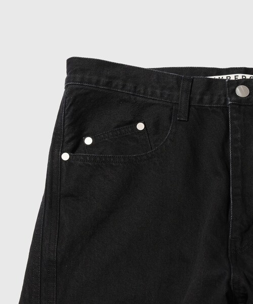 ADAM ET ROPE'（アダムエロペ）の「【NVRFRGT/ネヴァーフォーゲット】3D TWISTED WIDE LEG JEANS FADED BLACK（デニムパンツ・メンズ・ブラック・1/2/3）」の6枚目の写真