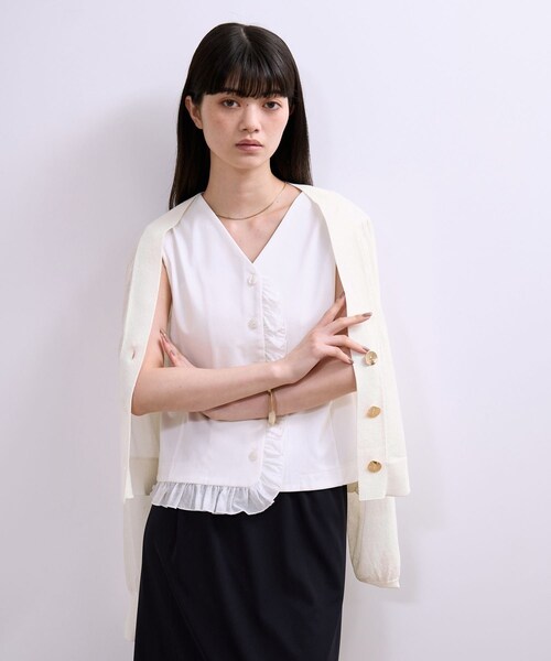 ADAM ET ROPE'(アダムエロペ)の「【WEB限定】・【サステナブル】リネンMIXシアーカーディガン(カーディガン/ボレロ・レディース・ブラック/オフホワイト/サックス・F)」の15枚目の写真