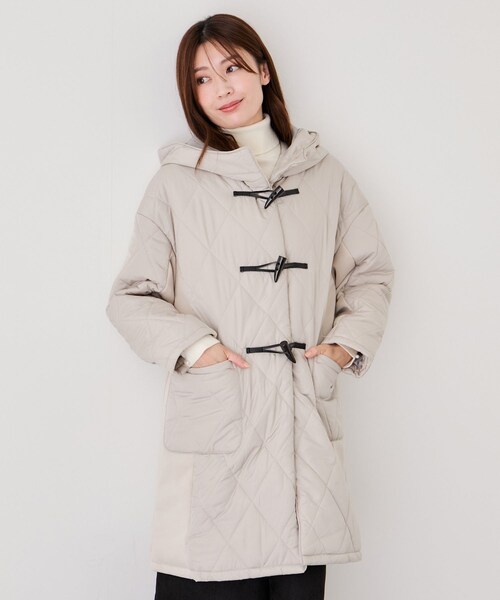 Jayro（ジャイロ）の「中綿キルトダッフルコート（ダッフルコート・レディース・ブラック/オフホワイト/ダークブラウン・M）」の17枚目の写真