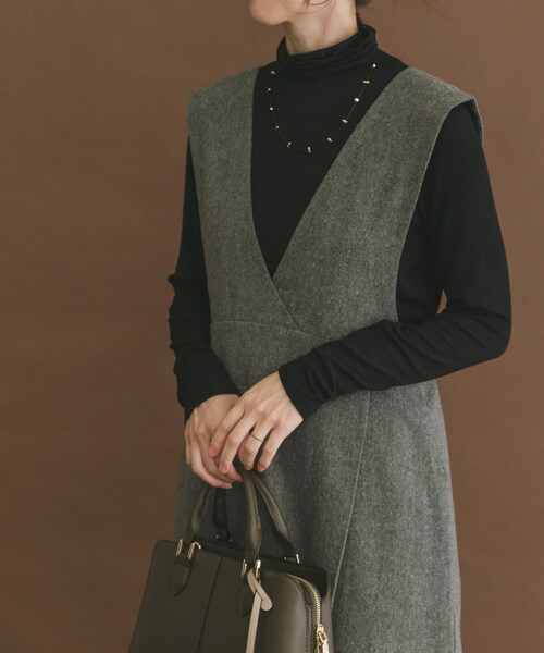 ITEMS URBANRESEARCH（アイテムズ アーバンリサーチ）の「リブタートルネックカットソー（Tシャツ/カットソー・レディース・OFF/BLK/MTD・FREE）」の13枚目の写真