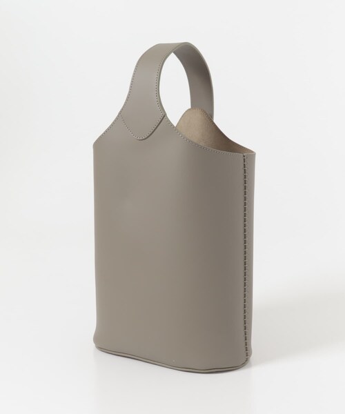 URBAN RESEARCH(アーバンリサーチ)の「『一部別注カラー』BAGMATI レザーワンショルダーバッグ(ハンドバッグ・レディース・NATURAL/別注GREEN・-)」の15枚目の写真