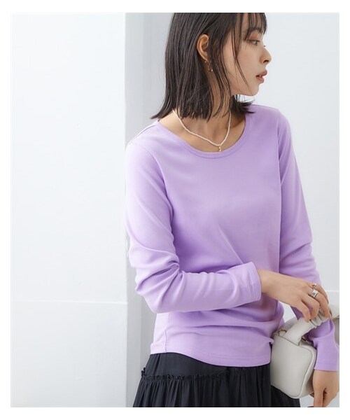 nissen（ニッセン）の「綿100%フライス素材クルーネックロングTシャツ（Tシャツ/カットソー・レディース・黒/オフホワイト/チャコール/ダスティーピンク/ディープグリーン/ワイン/カーキグレー/ライトグレー/ブルー/コーラルピンク/ピスタチオ/ラベンダー/ミントグリーン・S/M/L/LL/3L）」の20枚目の写真