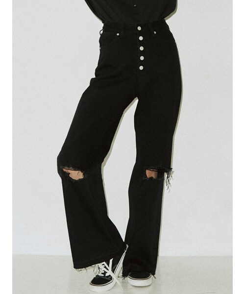 jouetie（ジュエティ）の「ハイウエストダメージワイドパンツ（デニムパンツ・レディース・アイスブルー/レッド/インディゴ/ブラック・S/M）」の2枚目の写真