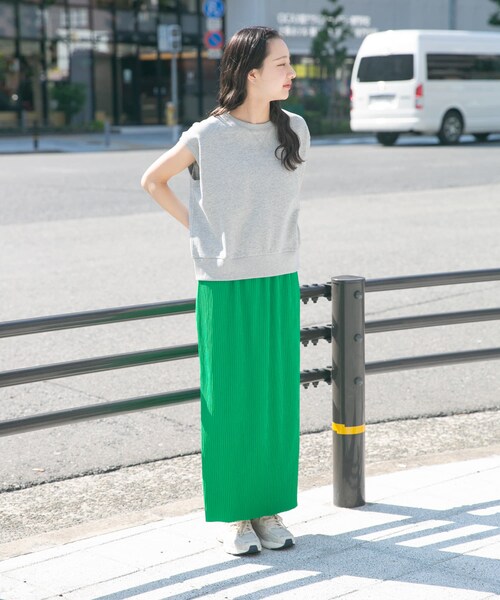 ITEMS URBANRESEARCH（アイテムズ アーバンリサーチ）の「裏毛ノースリーブベスト（ベスト・レディース・OFF/GRY/GRN・FREE）」の17枚目の写真